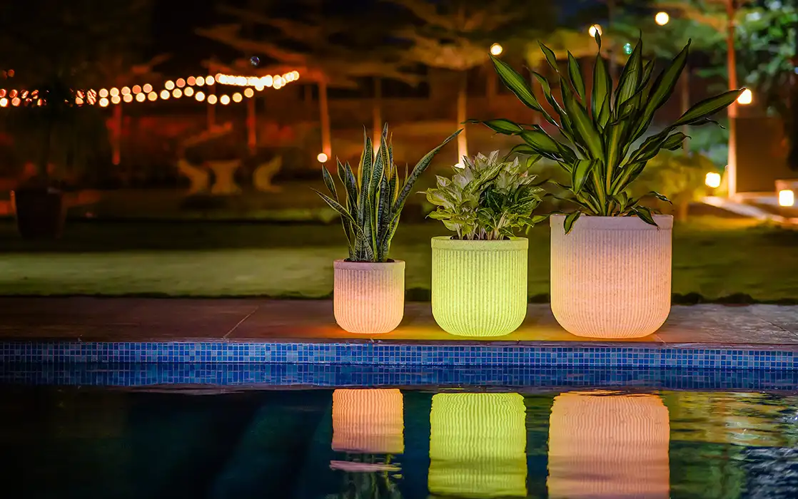Tokyo Short Illuminated Round Planter front