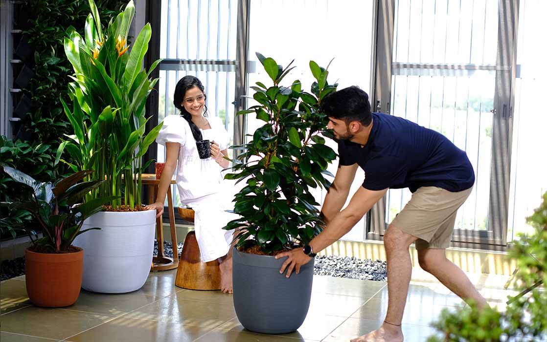 Tokyo planter glowing warm white